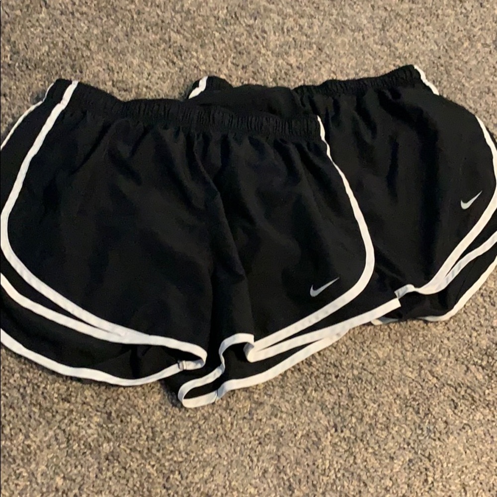 BUNDLE: nike shorts!